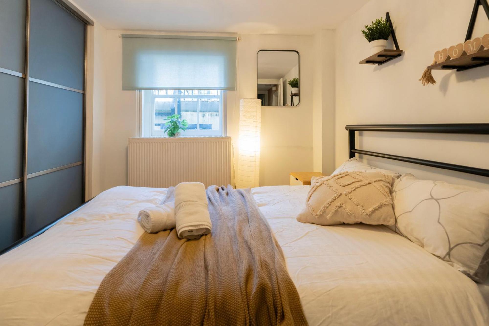 Apartament Gorgeous 2Bed House In New Road Londyn Zewnętrze zdjęcie